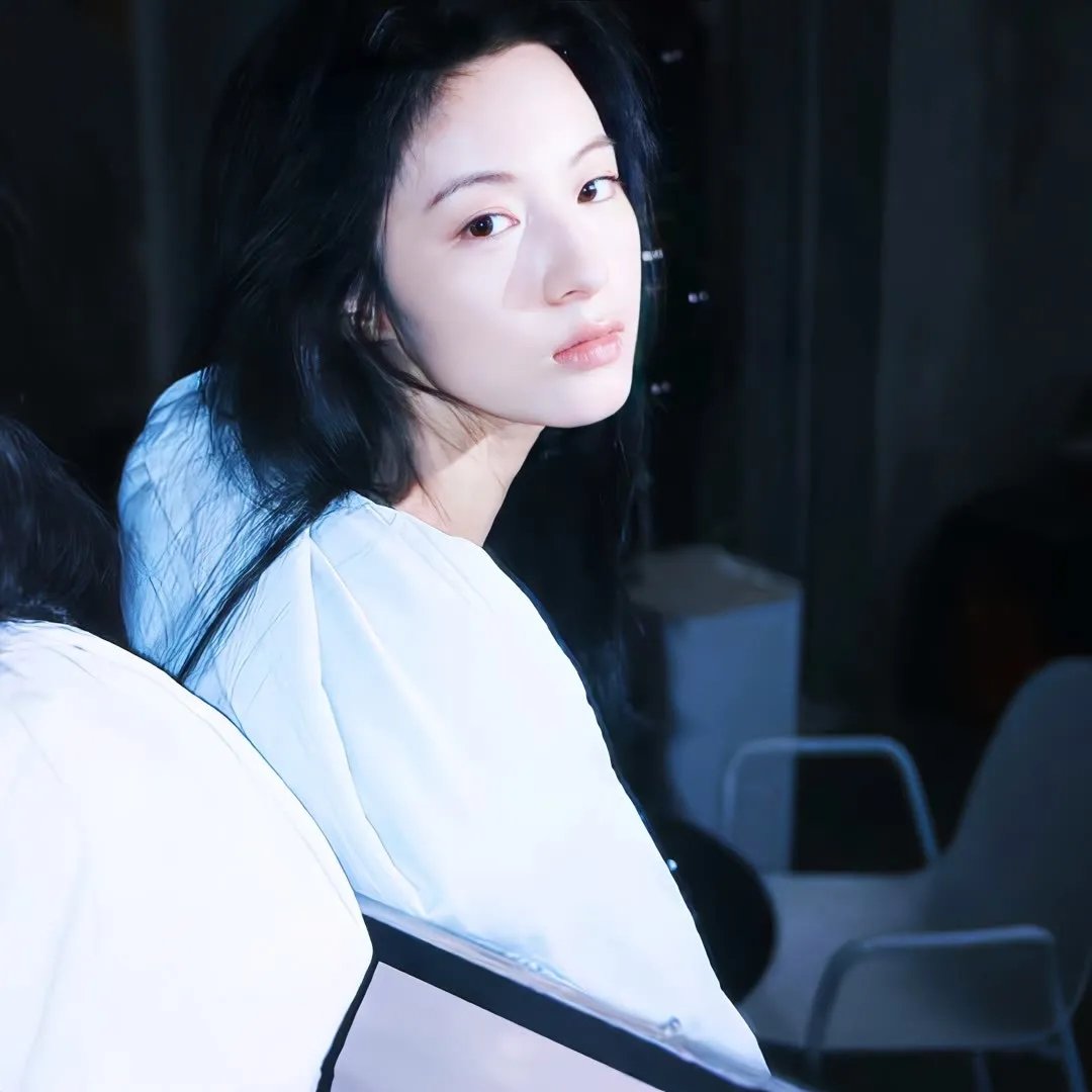 手提箱女郎